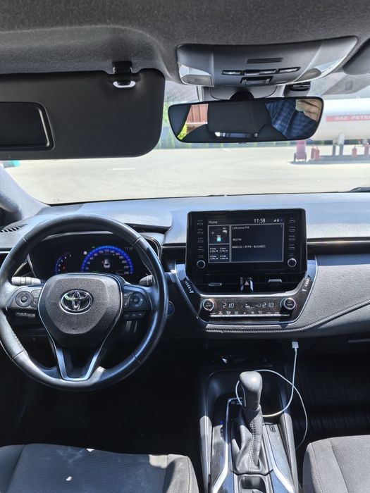 Vand Toyota corolla 2022 combi hybrid