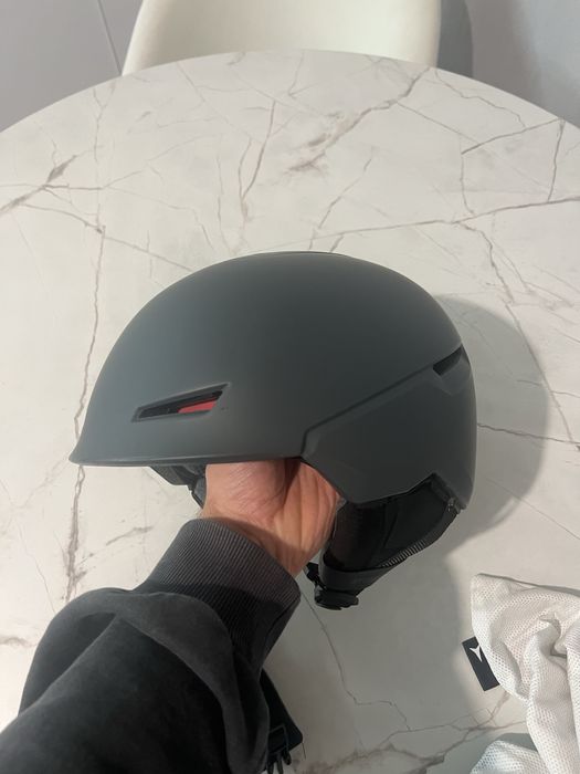 Костюм QuickSilver, шлем Atomic, ботинки Termit