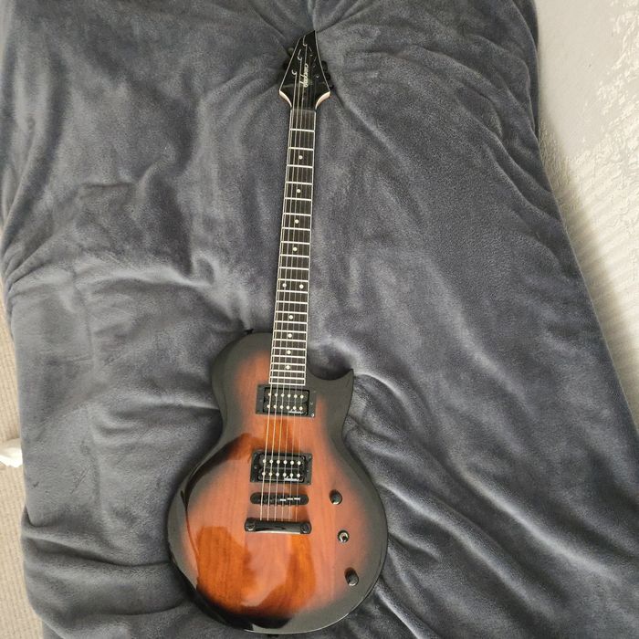 Электрогитара les paul