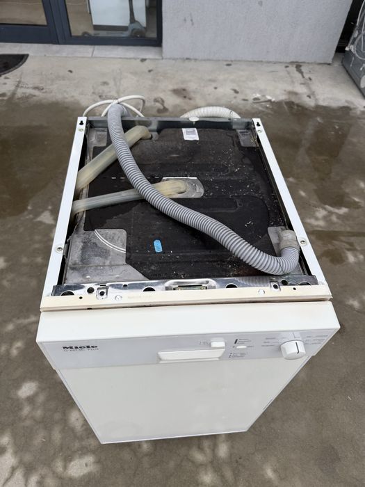 Съдомиялна за вграждане Миеле 45см