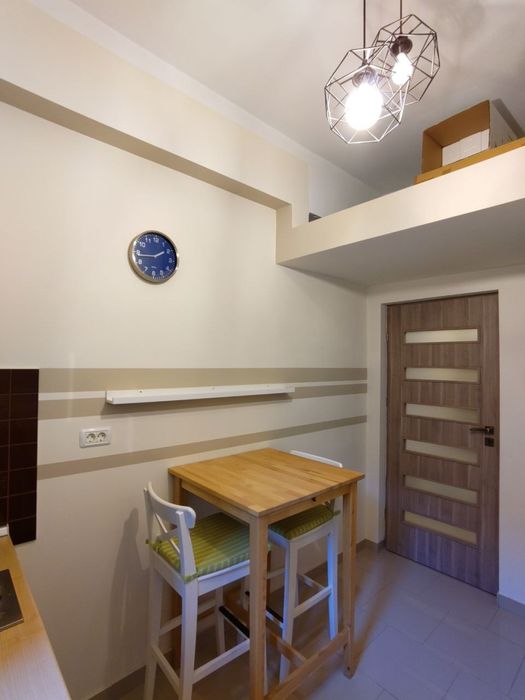 Închiriez apartament cu 1 cameră, pentru 1-2 persoane, nefumători, fără animale de companie (zona Univesalului)