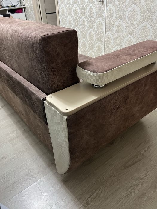 Продам диван в хорошем состоянии