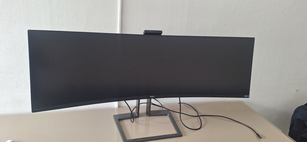 Monitor Philips 499P9H 49" SuperWide Dual QHD USB-C Webcam KVM