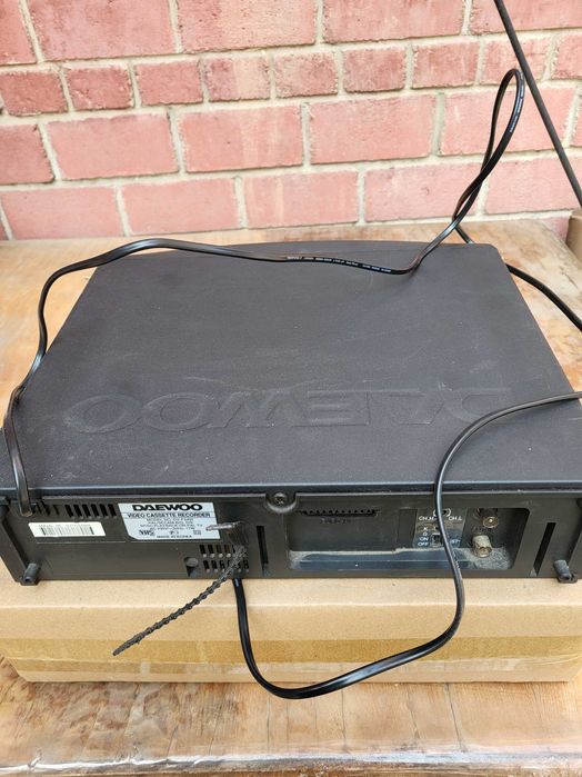 Видеомагнитофон  Дайво