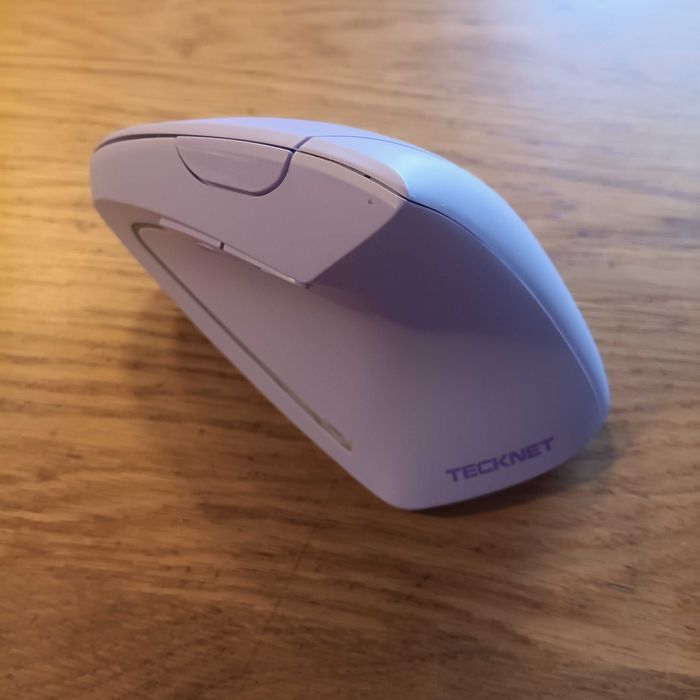НОВА! Ергономична вертикална безжична мишка TECKNET – Bluetooth + USB