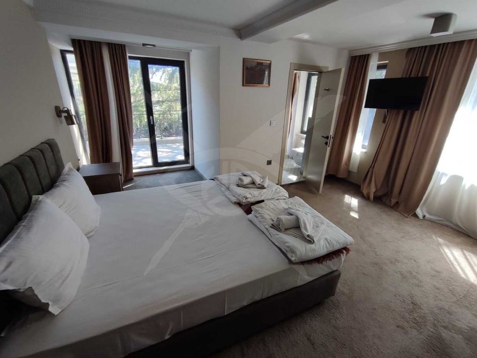 Продава се Хотел в Варна, м-т Евксиноград - 780 кв.м за 1924 €/кв.м - Снимка #4