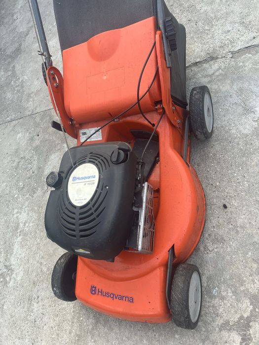 Masina de tuns iarba Husqvarna
