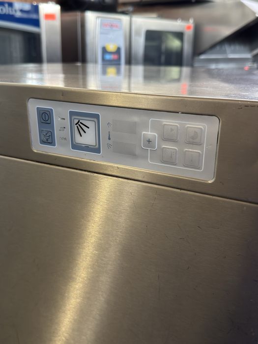 Конзолна  съдомиялна Winterhalter GS 502