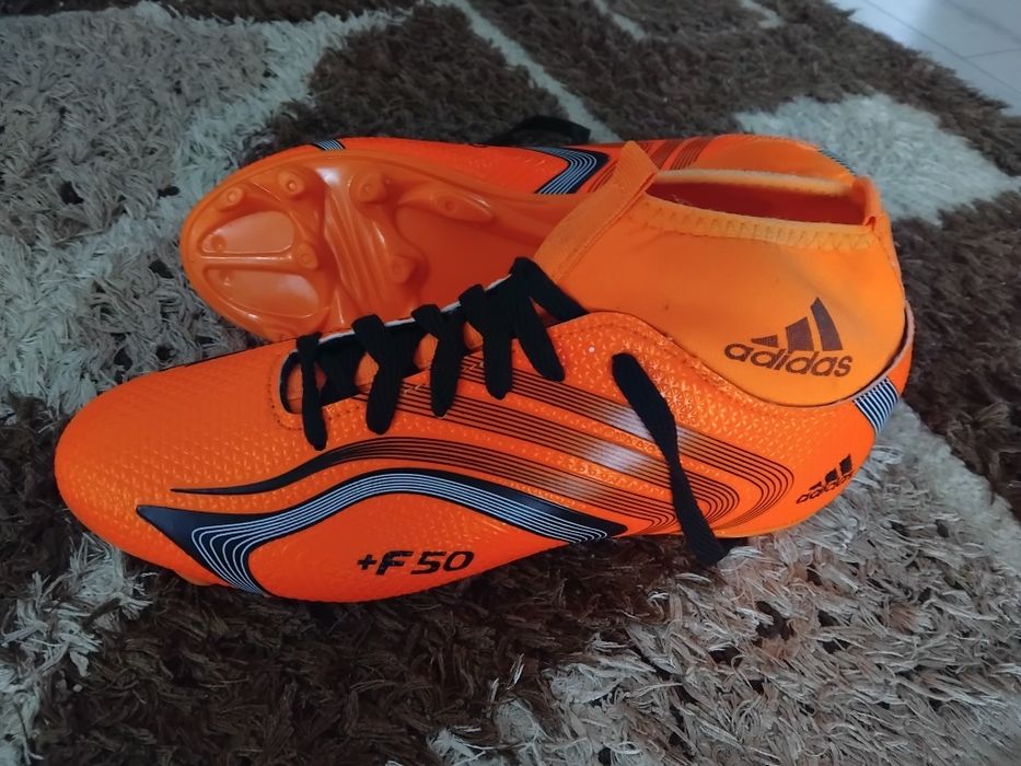 Ghete de fotbal noi!!adidas !!!