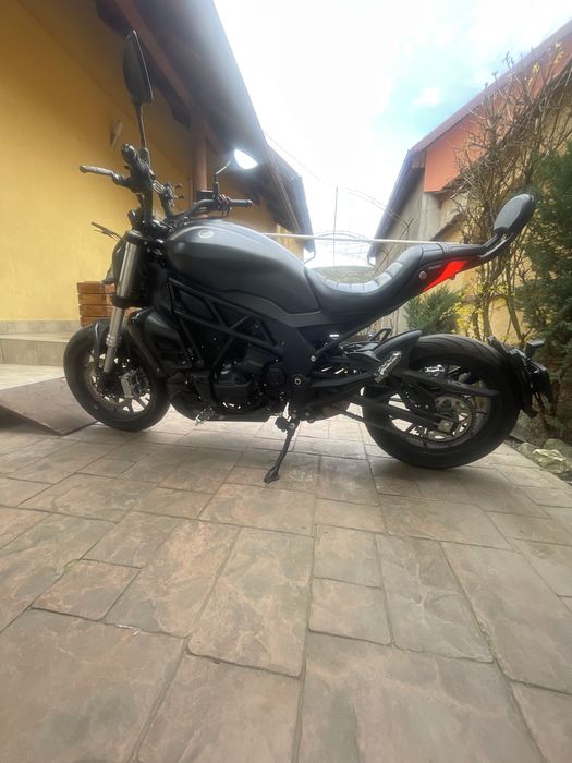 Benelli 502c 2022 cat. A2 sub 12.000 de km!!! Motocicleta