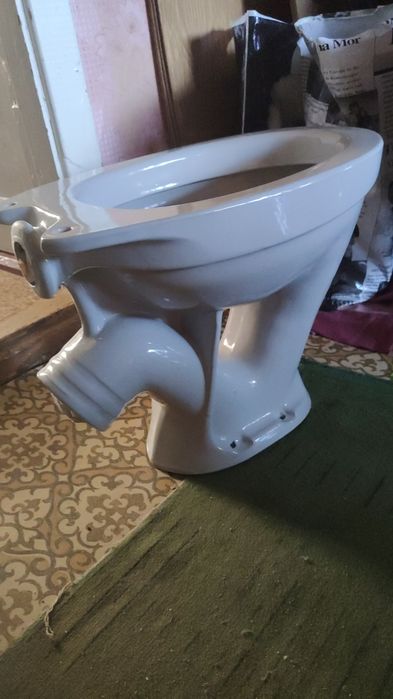 Унитаз новый без бочка