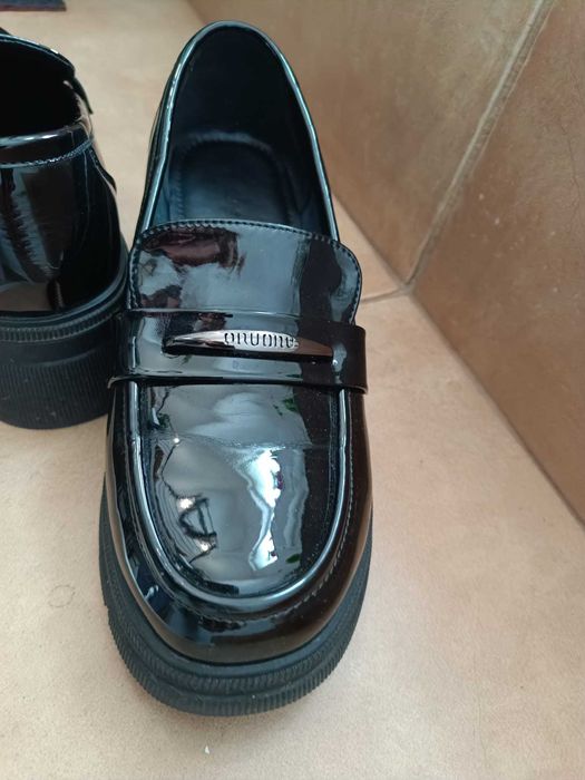 Vand pantofi dama firma Berliner, ca noi