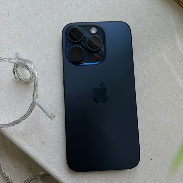 Продам iPhone 15 Pro