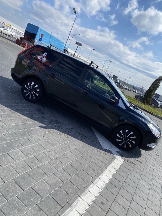 Vand ford focus urgent este in stare impecabila!!!
