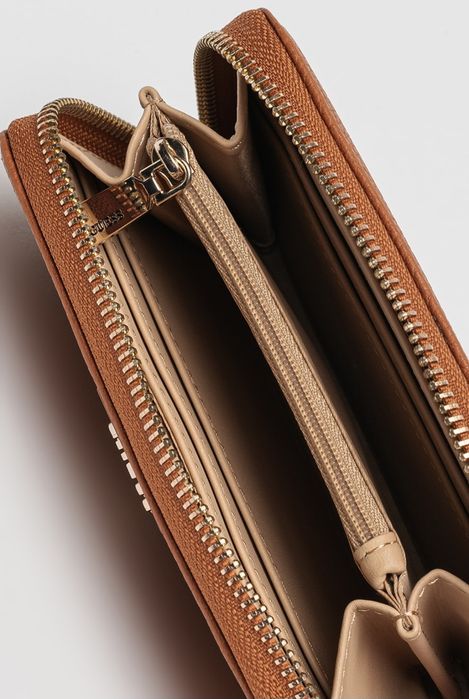 Ново портмоне GUESS