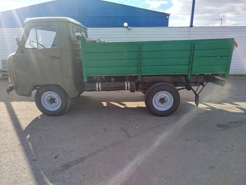 Продам УАЗ 3303.