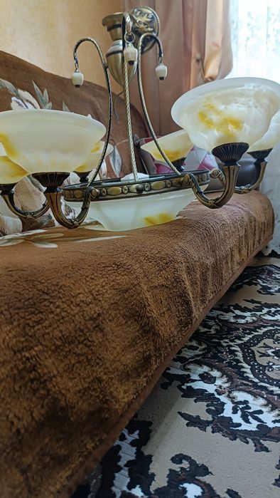 Продам люстру металл и стекло