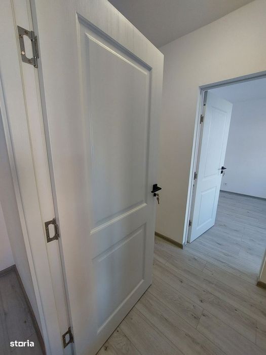 Piața Rogerius- 2 cam renovat, et.2 cu lift