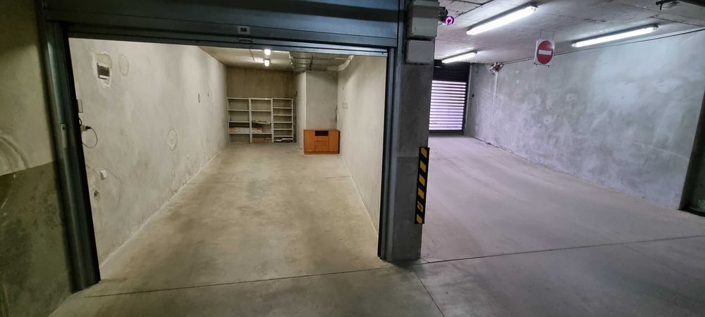 Дава се под наем Четиристаен апартамент в София, Младост 3 - 130 кв.м за 1250 € - Снимка #16