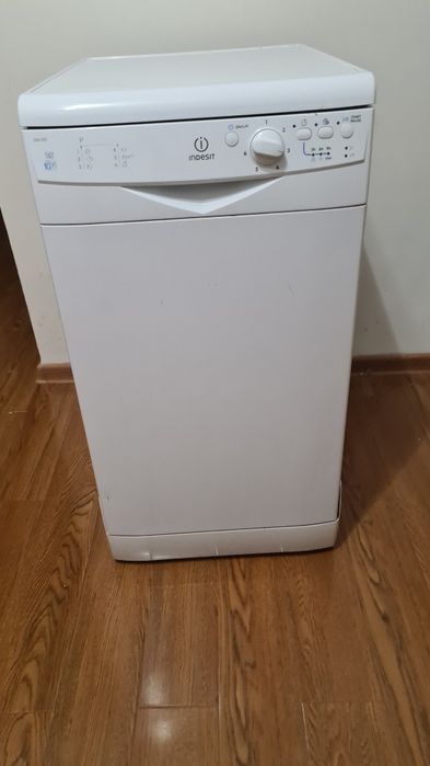Посудомоечная машина  Indesit