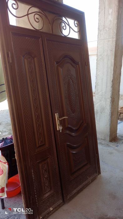 Катта 1,20 х 2,30 Темир эшик сотилади