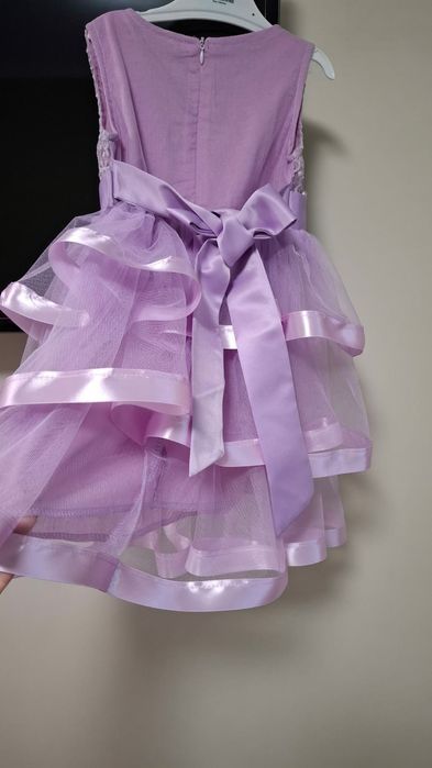 Нарядное платье для девочки лилового цвета