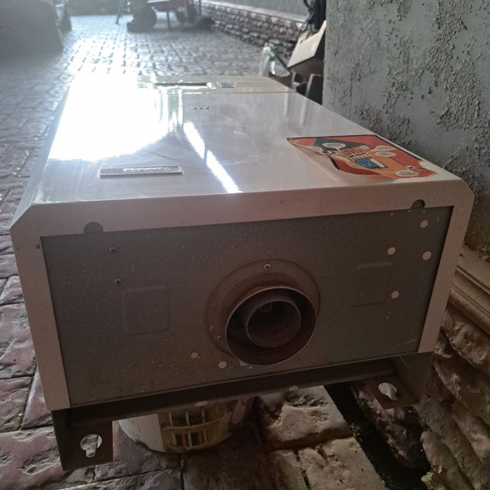 Газовый котел на 300м б/у продаем