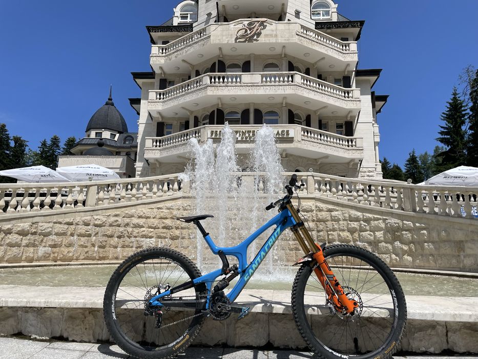 Santa Cruz V10 frame  + shock (XL size)