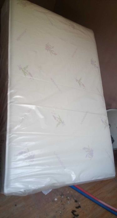 Легло с матрак мемори