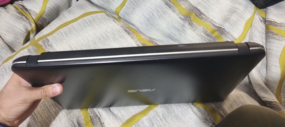 Asus I3-7020U/8GbRam
