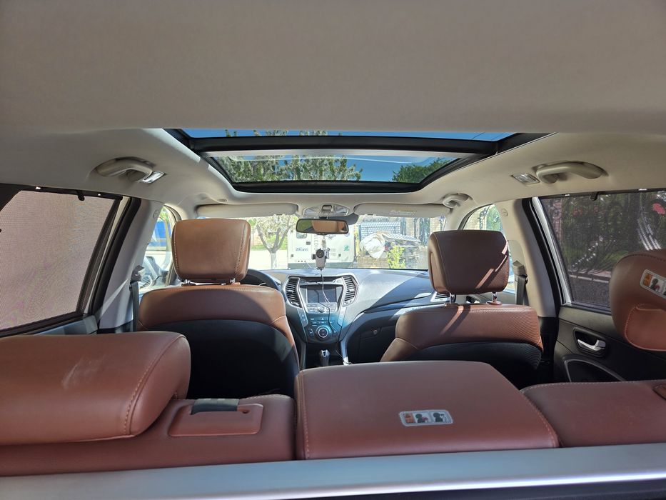 Vând HYUNDAI  Santa Fe  2016 

Vând Hyundai Santa Fe 2016, cutie automată și tracțiune integrală 4x4, ma