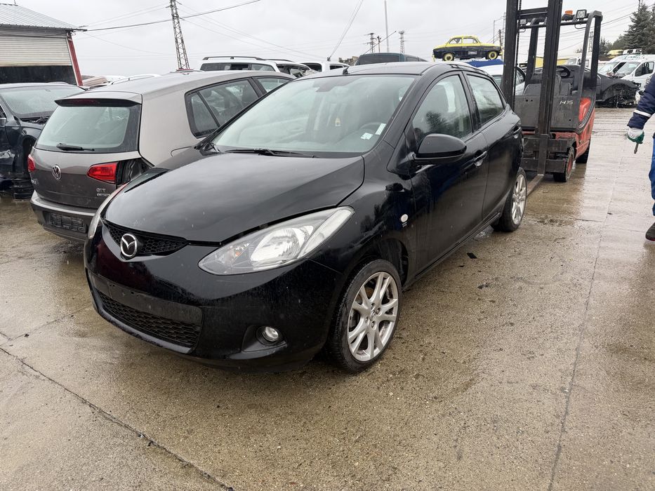Mazda 2 2010 1.3i НА ЧАСТИ