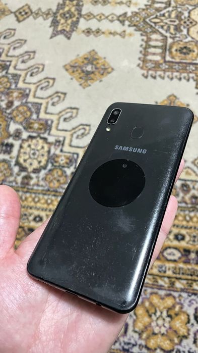 Продаю Samsung galaxy A20