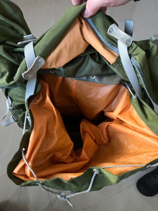 Rucsac cu cadru de aluminiu