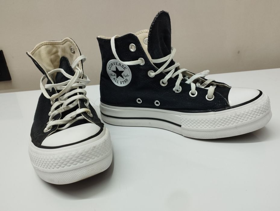 Продам конверсы 20000тг