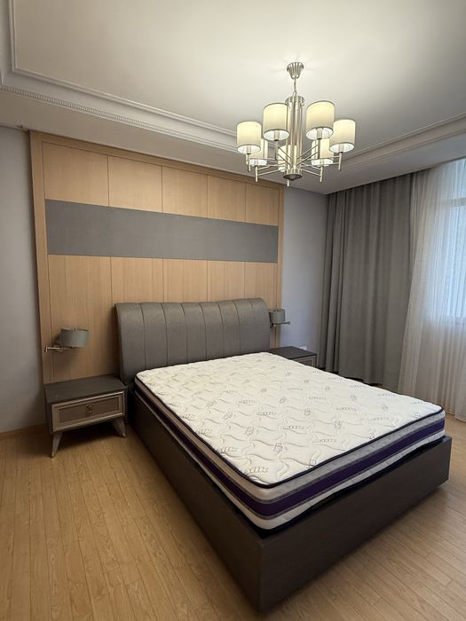 Продам кровать без матраса