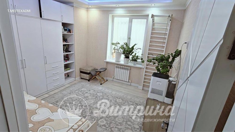 Продаётся 3-комнатная квартира ул. Паркент