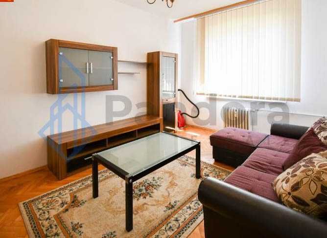 Двустаен апартамент под наем в Центъра