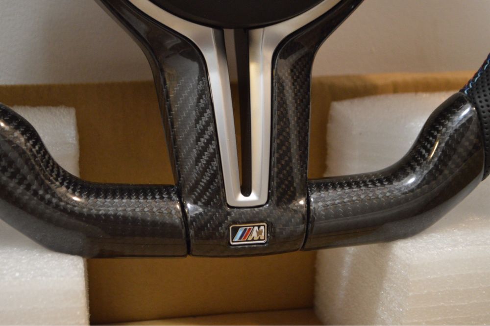 Volan Carbon BMW Seria 1 2 3 4 5 6 7 X1 X2 X3 X4 X5 X6 E/F F01 F02 F03 F04 F06 F12 F13 F15 F16 F10 F