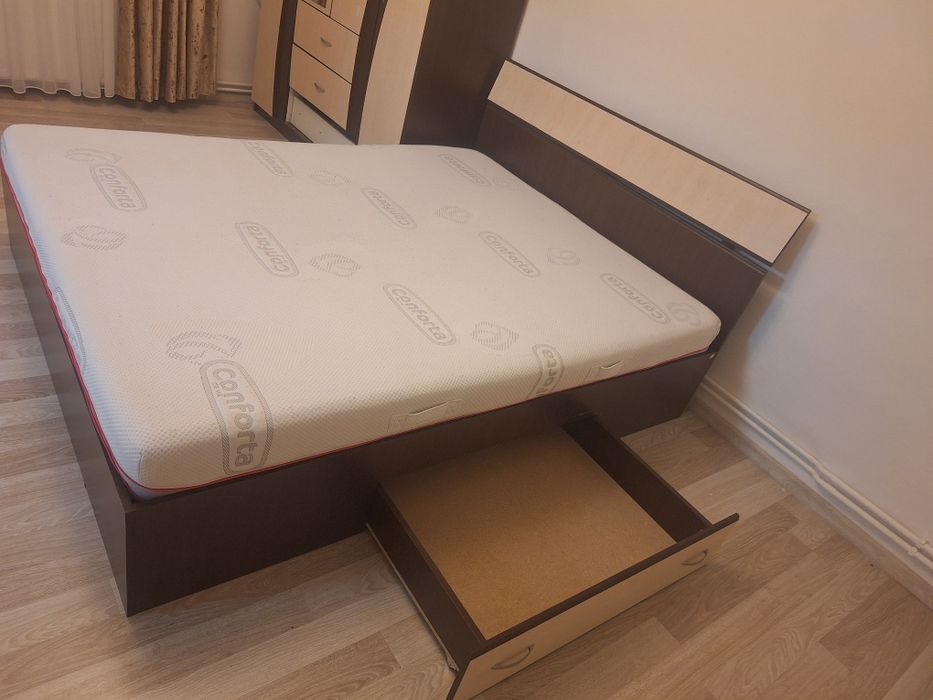 Vând pat cu saltea inclusa
