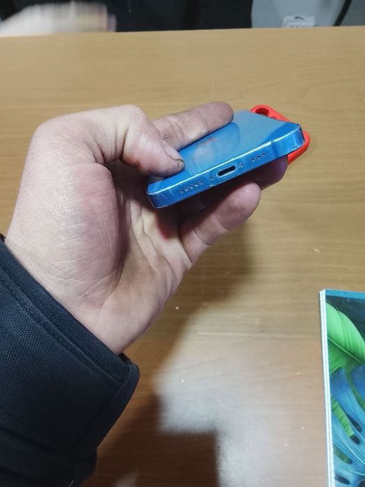 Обменяю айфон 13