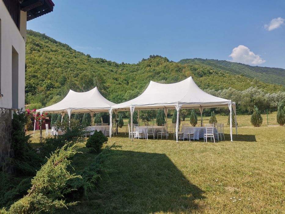 Inchiriez mese de berărie, pavilioane, pagode, corturi, mese și scaune