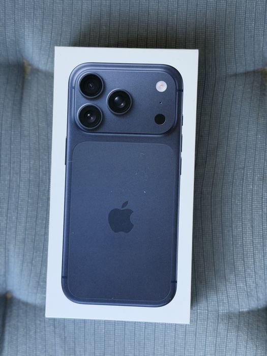 Iphone 17 pro - 256 GB  BLUE