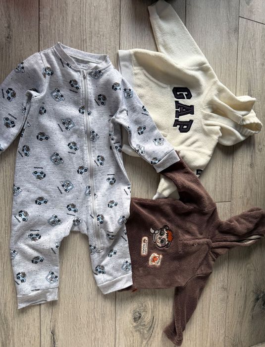 Lot haine pentru băiețel 80