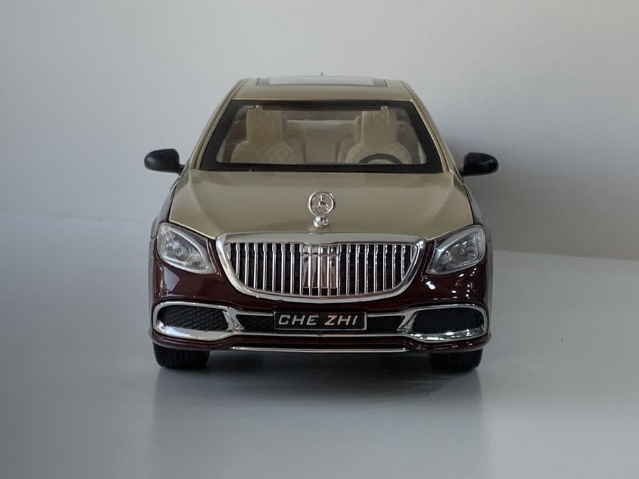 Modelka Mercedes-Benz Maybach S600 1:24