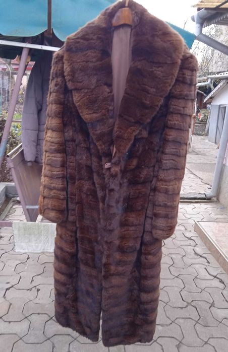 Haine din blana naturala