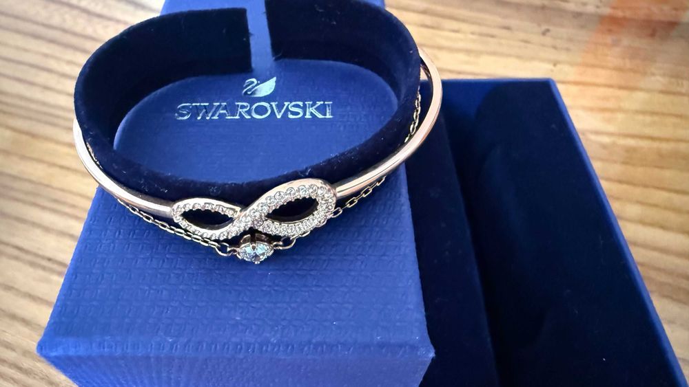 Гривна розово злато Swarovski Infinity Bangle