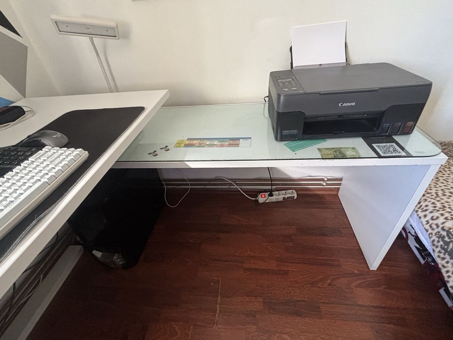 Vând birou pe colt “Casa Rusu” alb, dreapta/stanga, 140/140