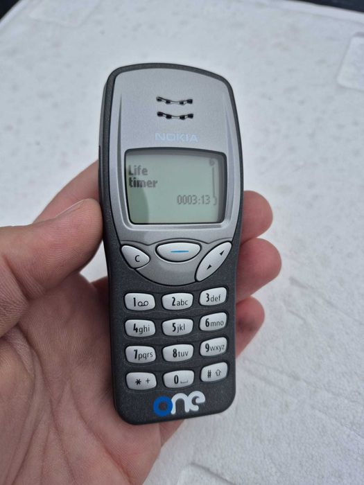 Nokia 3210 impecabil ca NOU