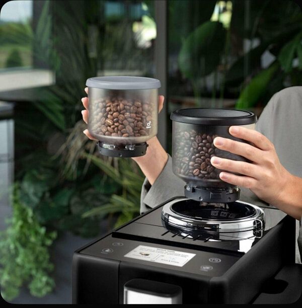 Кофемашина автоматическая De'Longhi EXAM440.